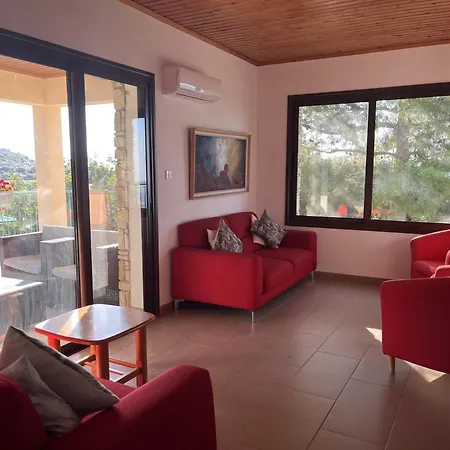 House On A Hill With Stunning Views Near Troodos Casa de Férias