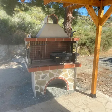 House On A Hill With Stunning Views Near Troodos Dom wakacyjny Silikou