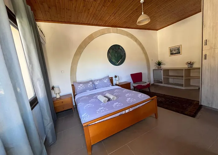 House On A Hill With Stunning Views Near Troodos