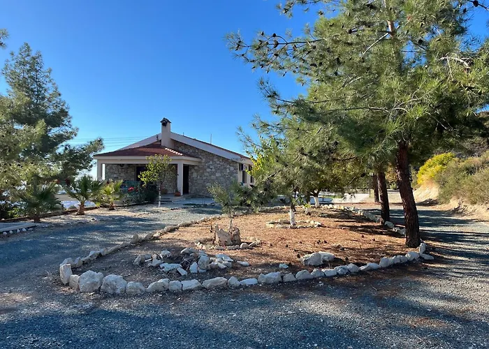 House On A Hill With Stunning Views Near Troodos *