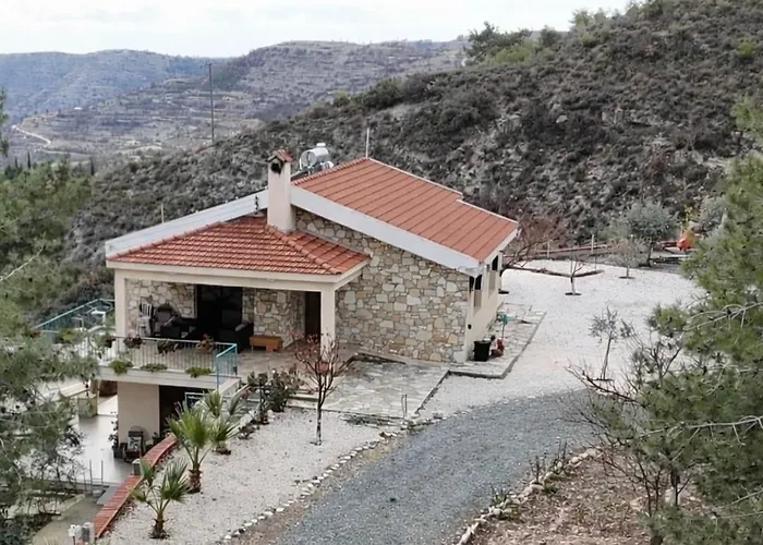 Hébergement de vacances House On A Hill With Stunning Views Near Troodos *