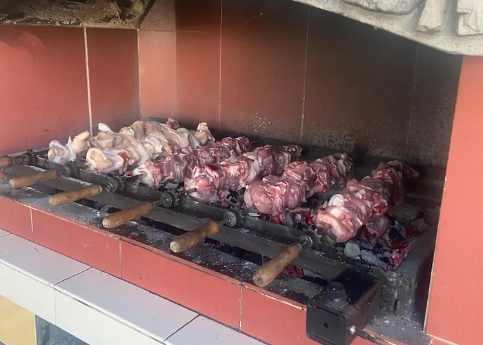 House On A Hill With Stunning Views Near Troodos Hébergement de vacances Silikou